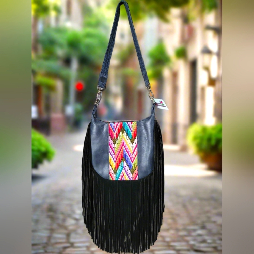FREEDOM FRINGE BAG FROM UNIQUE BOUTIQUE